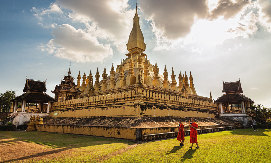 1711_WowLaos_Pha-That-Luang1